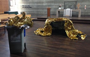Kunstwerk zerstört durch Putzfrau